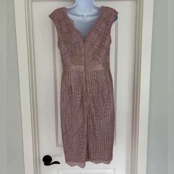 Adrianna Papell Sequence Dress Size 6 - Picture 5 of 7